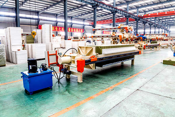 隔膜压滤机(图2) 隔膜压滤机(图2)